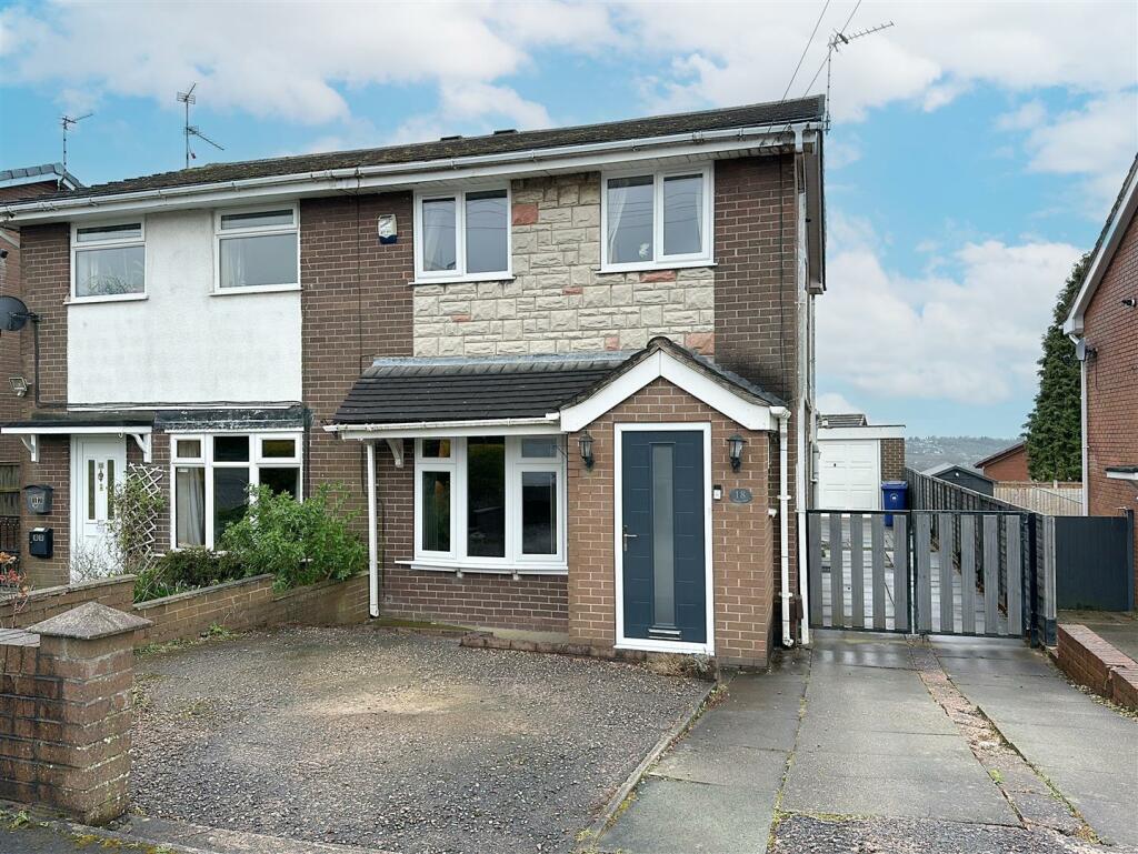 3 bedroom semidetached house for sale in Medina Way, Kidsgrove, ST7