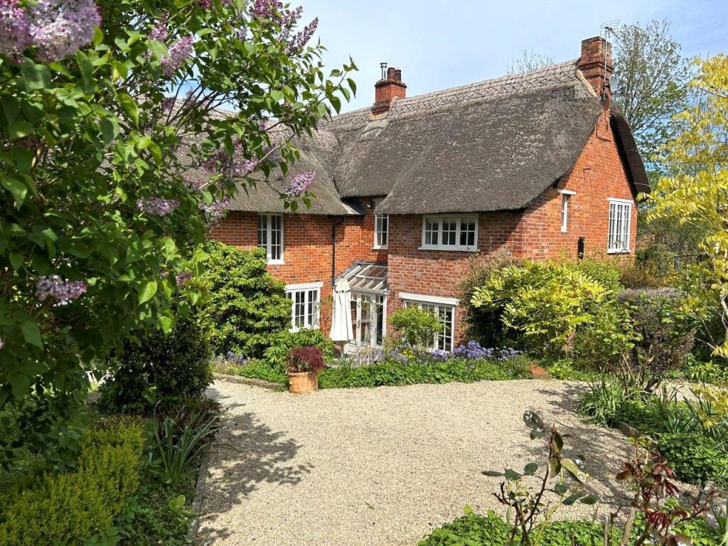 5 bedroom detached house for sale in Greens Lane, Wroughton, SN4