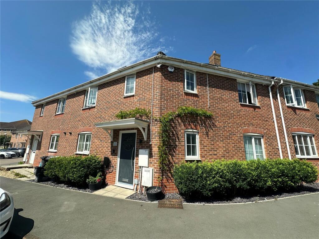 5 bedroom terraced house for sale in Swan Close, Coleview, Swindon, SN3