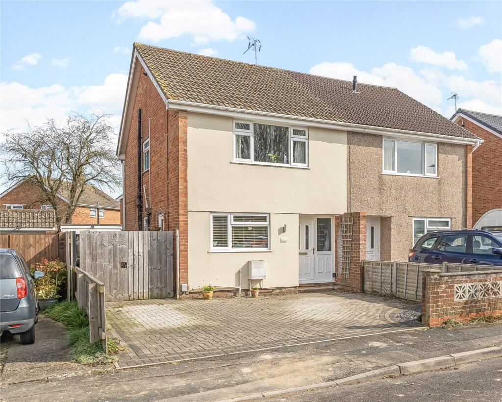 Main image of property: Ellingdon Road, Wroughton, Swindon, SN4