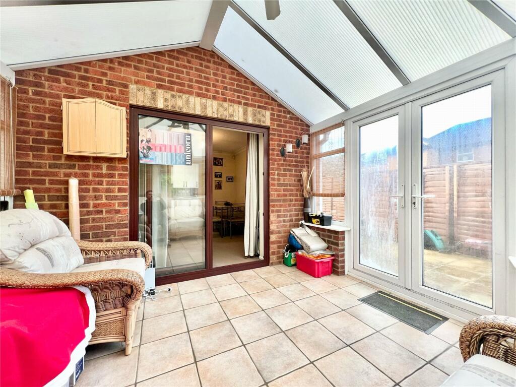 3 bedroom detached house for sale in St Albans Close, Rodbourne