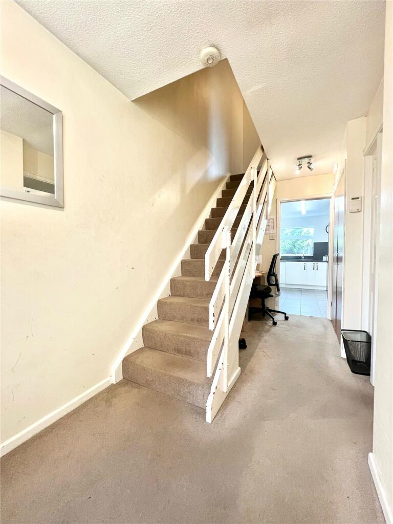 3 bedroom detached house for sale in St Albans Close, Rodbourne