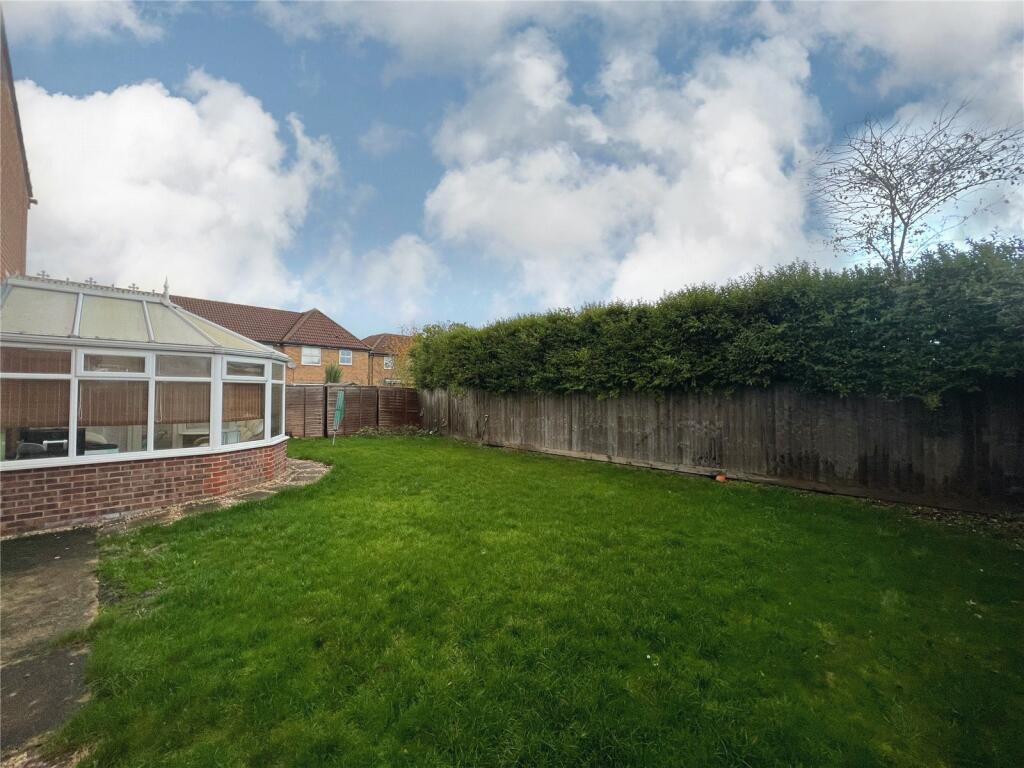3 bedroom detached house for sale in St Albans Close, Rodbourne