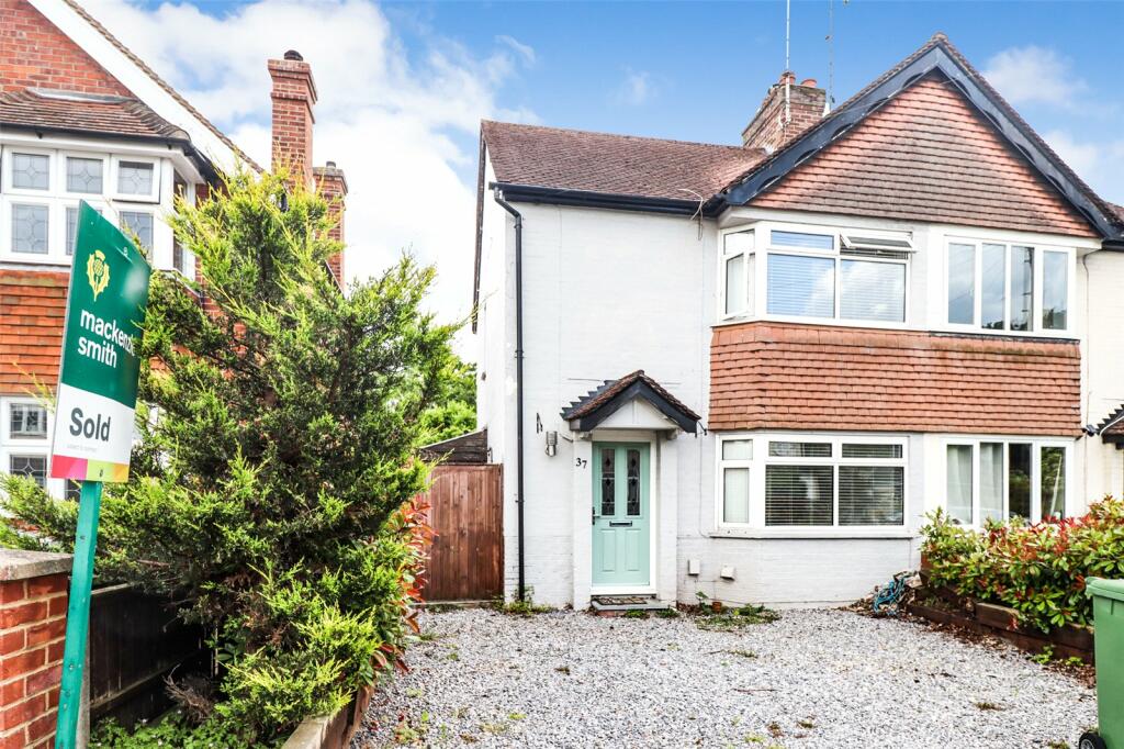 2 bedroom semidetached house for sale in Crabtree Road, Camberley