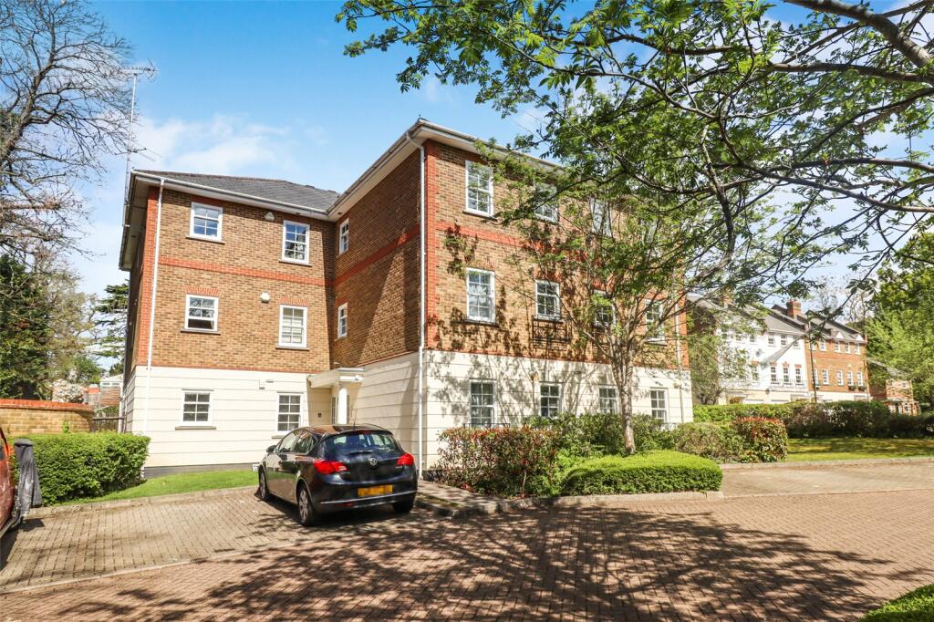 2 bedroom apartment for sale in Townside Place, Camberley, Surrey, GU15
