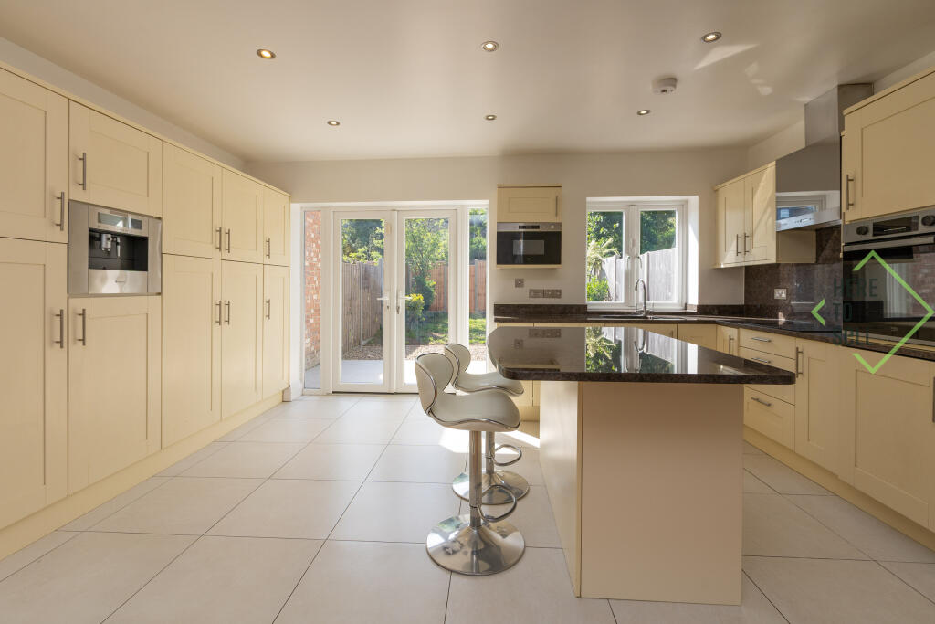 Main image of property: Warwick Road, Bounds Green, N11