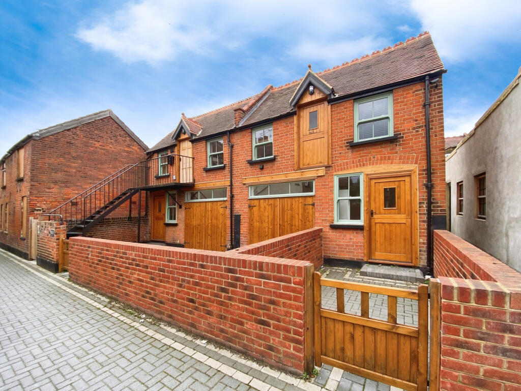 Main image of property: West Road, Westcliff on Sea, SS0