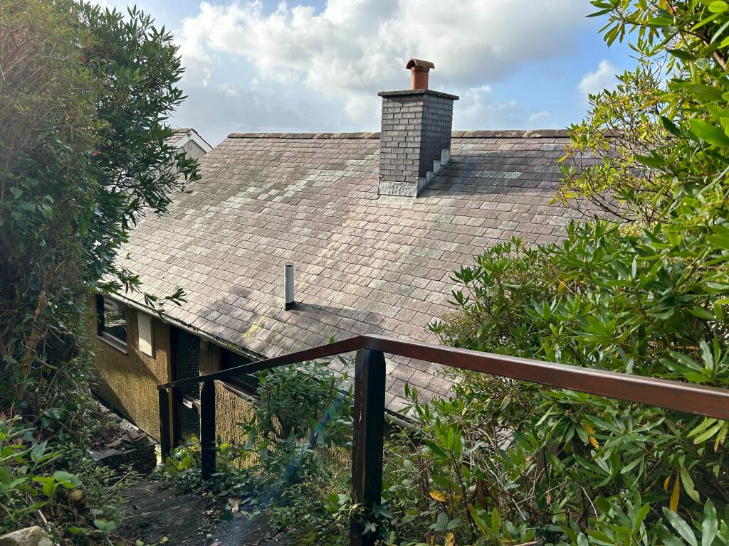 2 bedroom detached bungalow for sale in Swn Y Gwynt, Llwyngwril, LL37