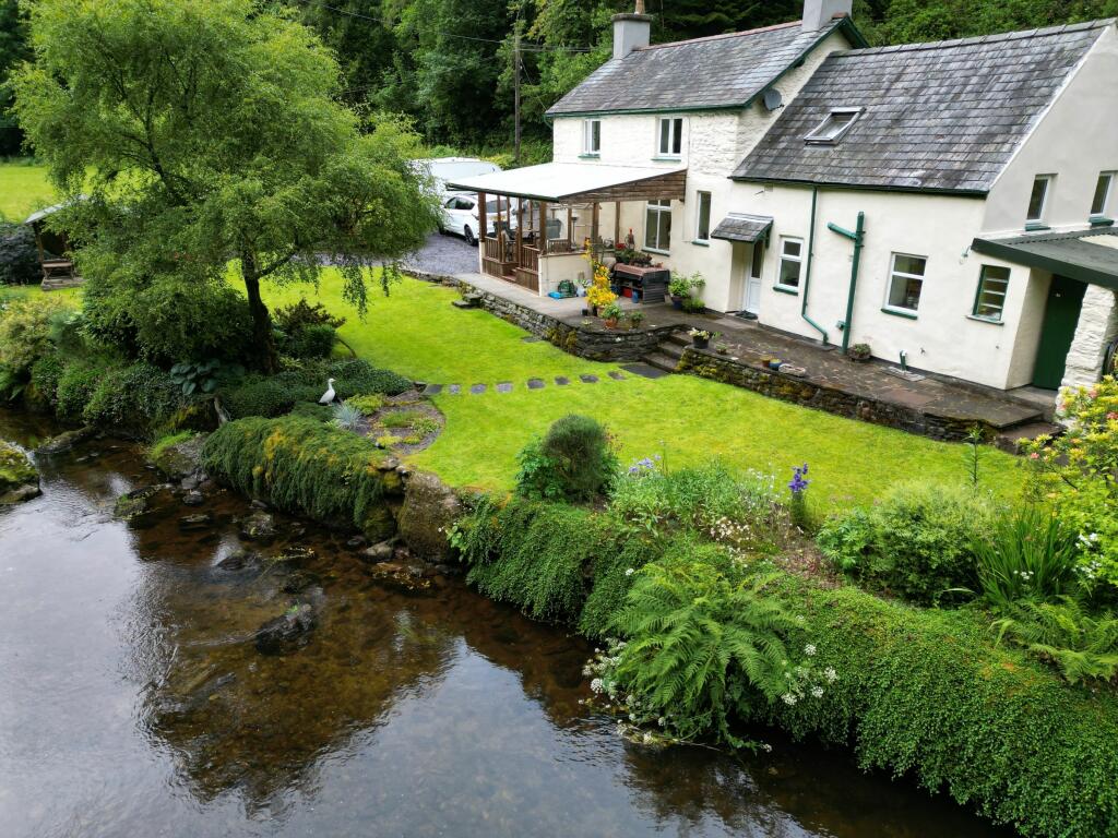 Main image of property: Tyn Y Cwm, Bala