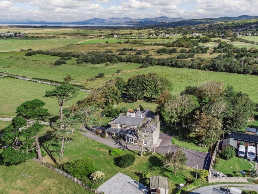 Main image of property: Bennar Fawr, Dyffryn Ardudwy