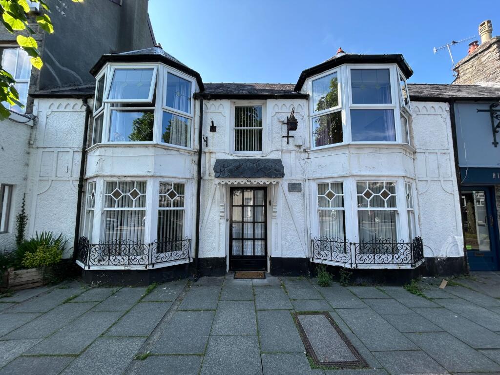 5 bedroom town house