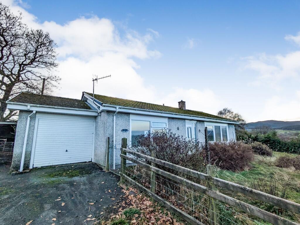 Main image of property: Derwen Gam, Llanuwchllyn, Bala