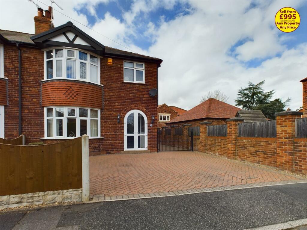 3 bedroom semidetached house for sale in Vernon Avenue, Retford, DN22
