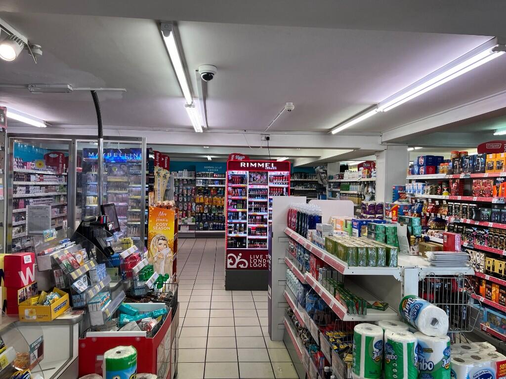 Additional property image - 1 Albany Road, Cardiff, CF24 3LH