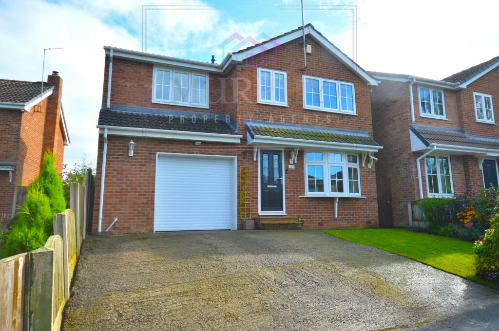 4 bedroom detached house for sale in Mill Gate, Ackworth, Pontefract