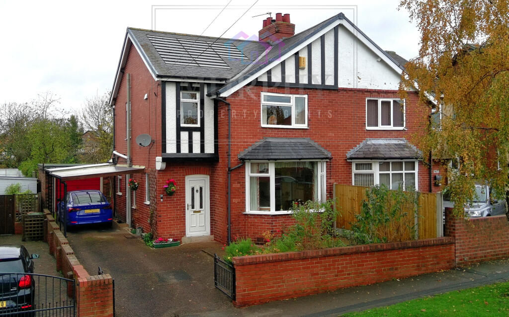 Main image of property: Carleton Crest, Pontefract, Wakefield, WF8 2QP, pontefract