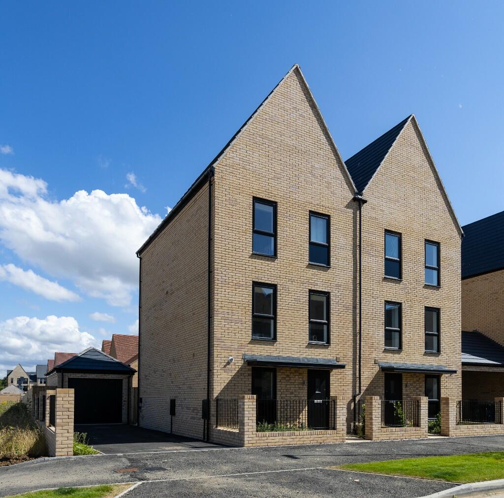 Additional property image - Fitzroy Close, Cambourne, Cambridgeshire, 
CB23 6NE