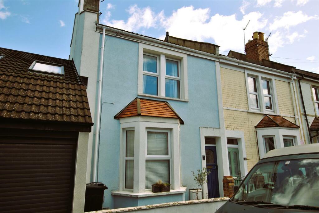 3 bedroom end of terrace house for sale in Park Avenue, Victoria Park, Bristol, BS3