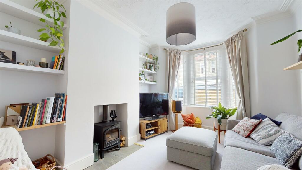 2 bedroom terraced house for sale in Repton Road, Brislington, Bristol, BS4