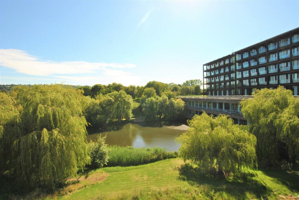 Additional property image - Lake Shore Drive, Bristol