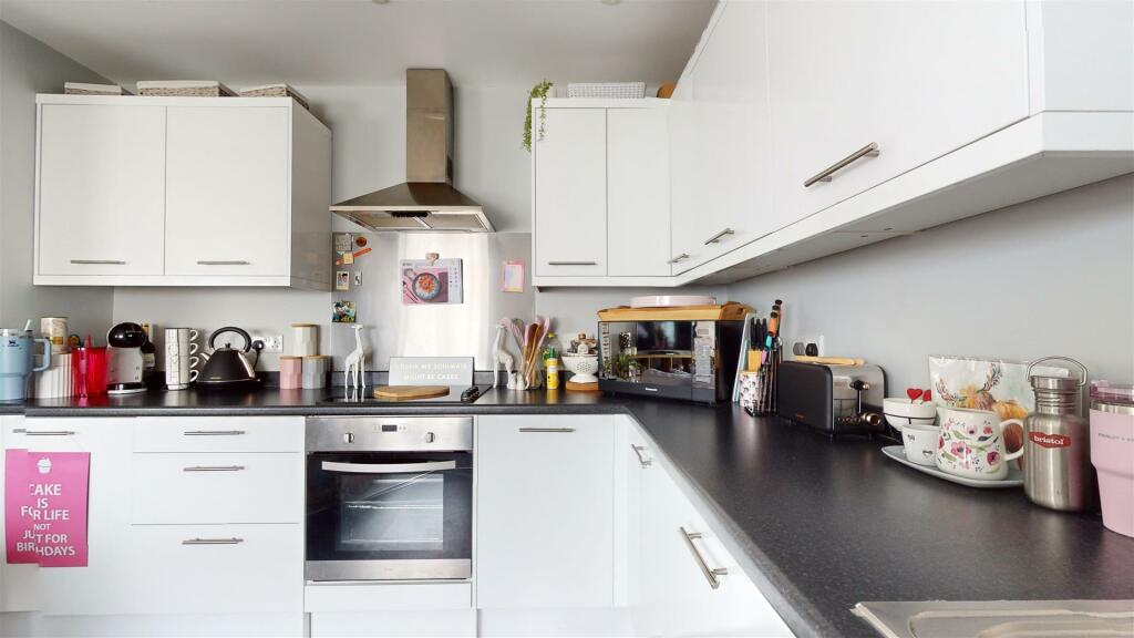 Additional property image - Hanham Road, Bristol