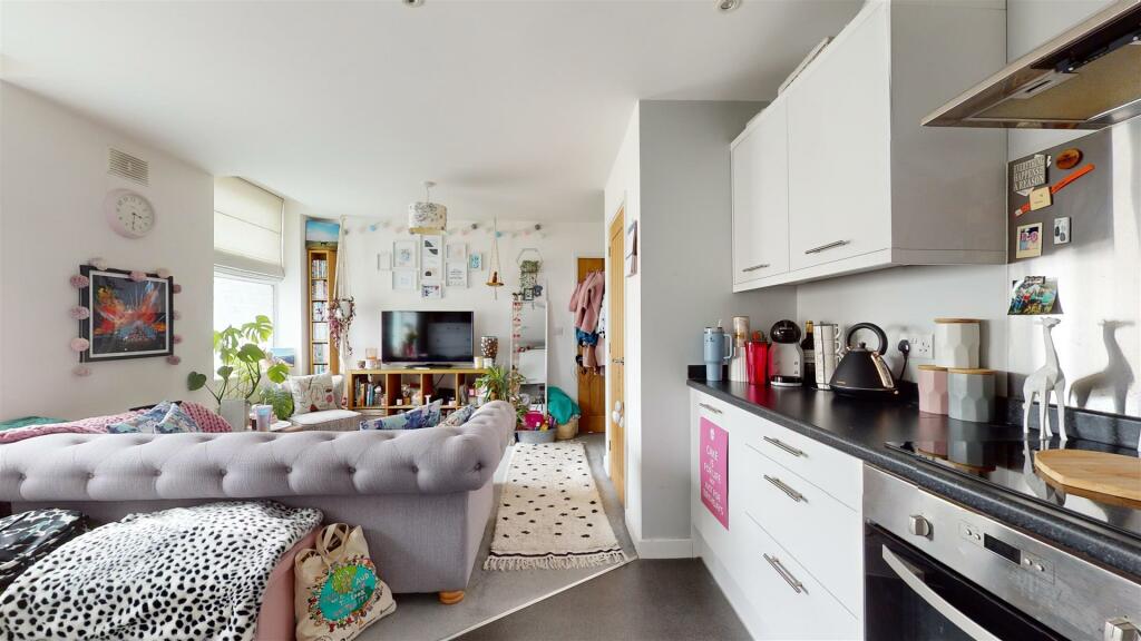 Additional property image - Hanham Road, Bristol