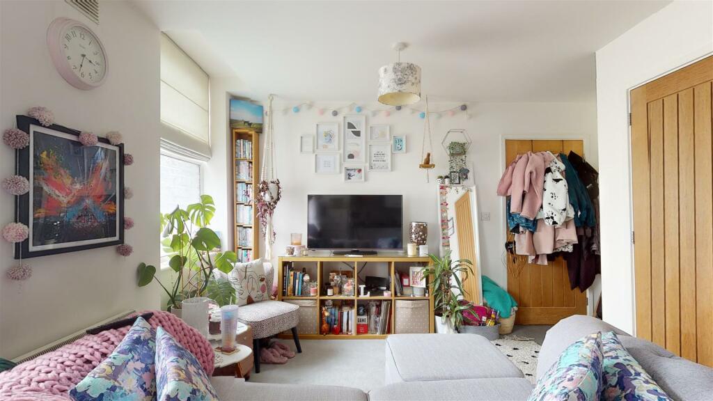 Additional property image - Hanham Road, Bristol