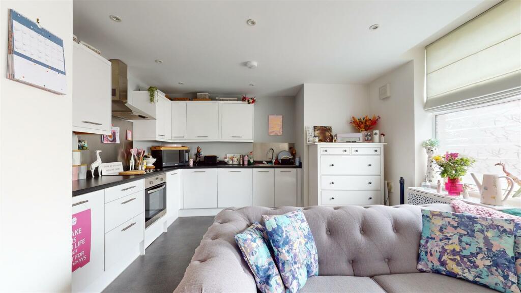 Additional property image - Hanham Road, Bristol