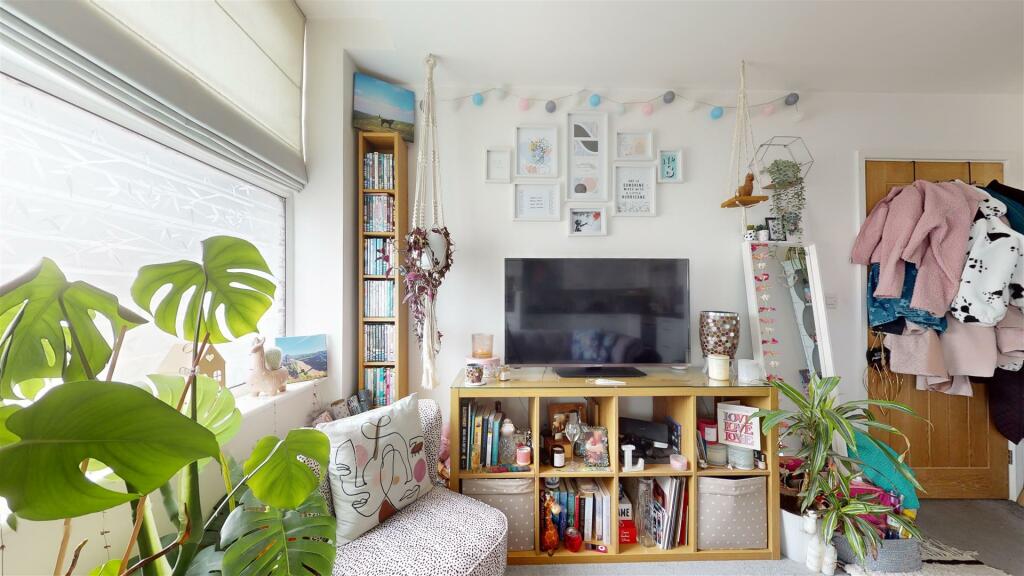 Additional property image - Hanham Road, Bristol