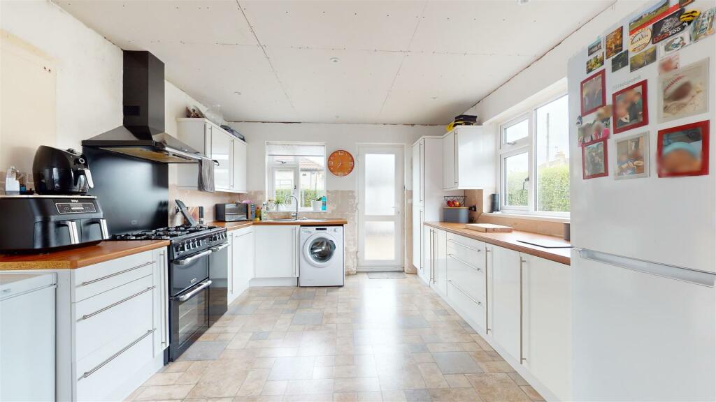 Additional property image - Gilda Crescent, Whitchurch