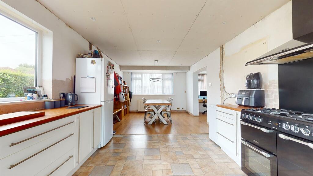 Additional property image - Gilda Crescent, Whitchurch