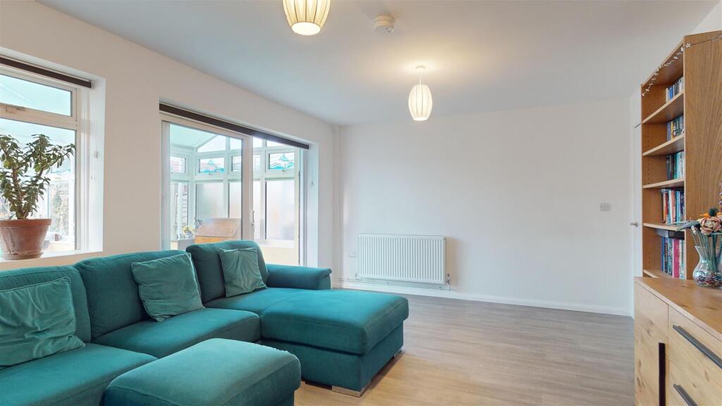 Additional property image - Pynne Close, Stockwood, Bristol