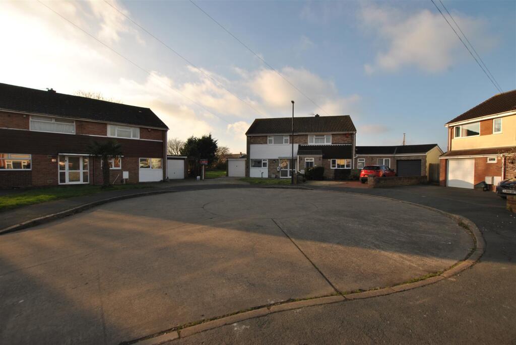 Additional property image - Pynne Close, Stockwood, Bristol