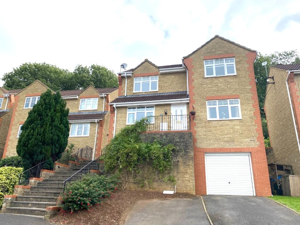 3 bedroom detached house for sale in Ivy Walk, Midsomer Norton