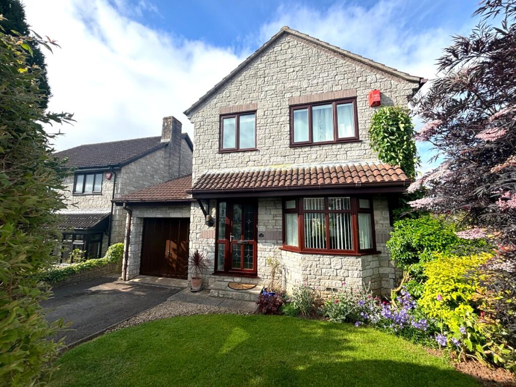 4 bedroom detached house for sale in Greyfield Road, High Littleton