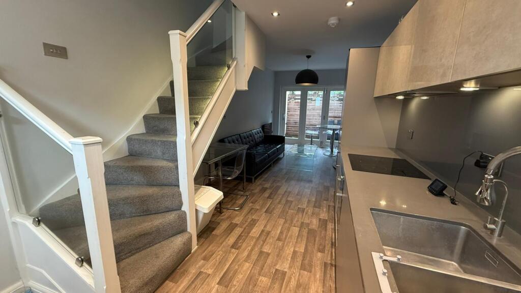 Main image of property: St Thomas Street