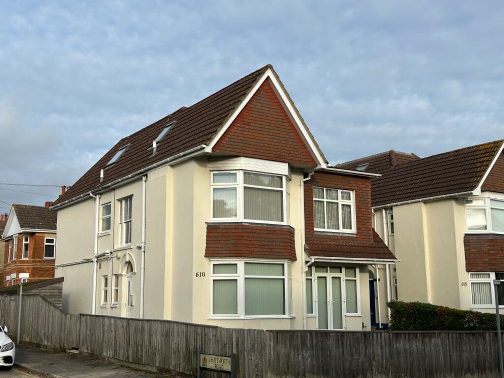 Main image of property: Ashley Road Parkstone, spacious flat with parking