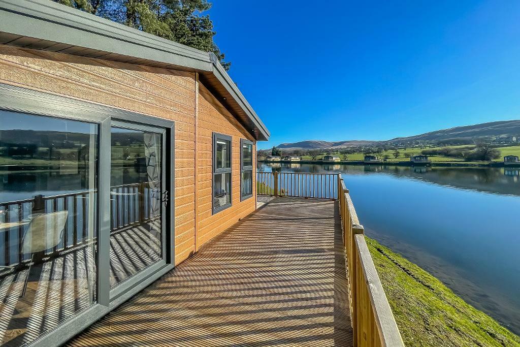 2 bedroom detached house for sale in Barrow, Clitheroe, Lancashire, BB7