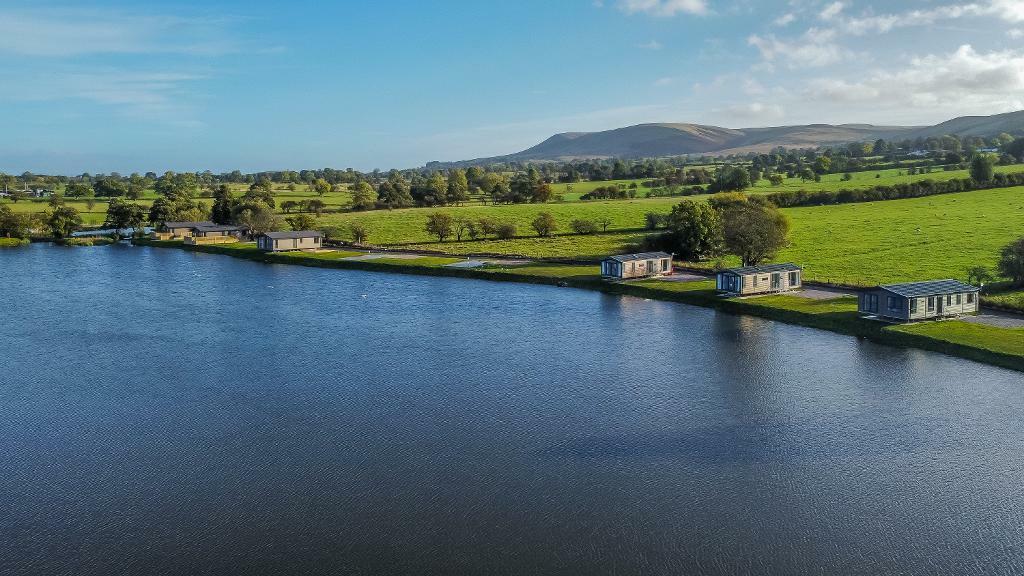 2 bedroom detached house for sale in Barrow, Clitheroe, Lancashire, BB7