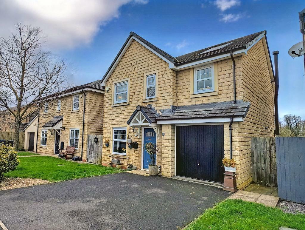 4 bedroom detached house for sale in Chapel Close, Low Moor, Clitheroe