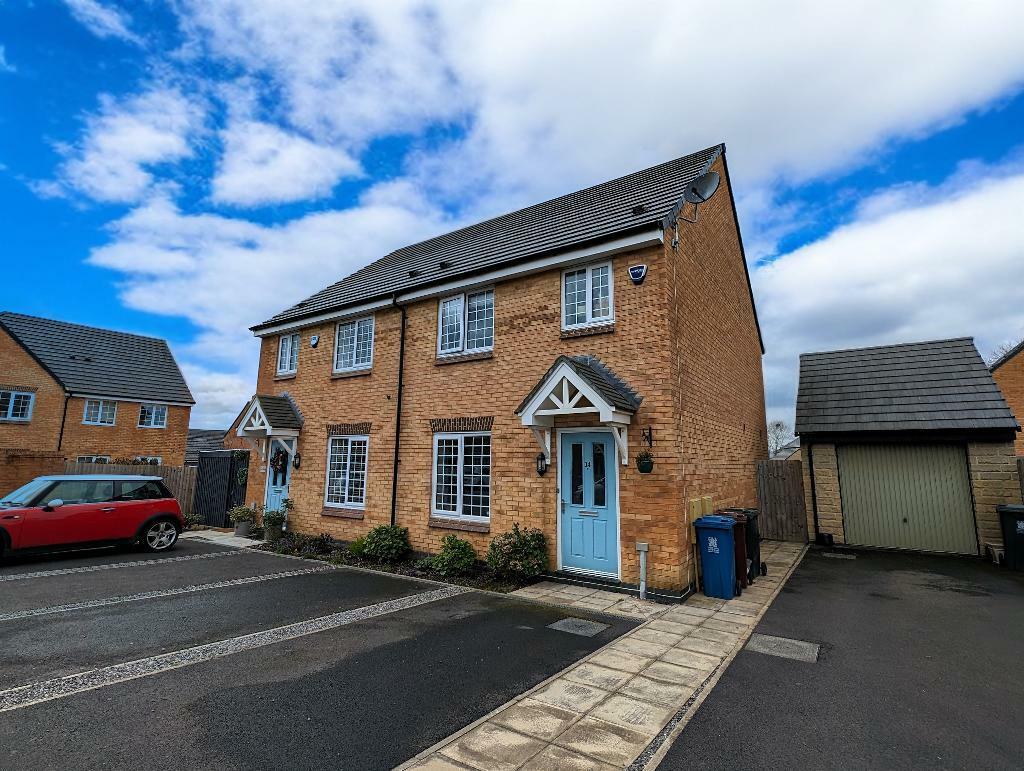 3 bedroom semidetached house for sale in Pendleton Avenue, Clitheroe