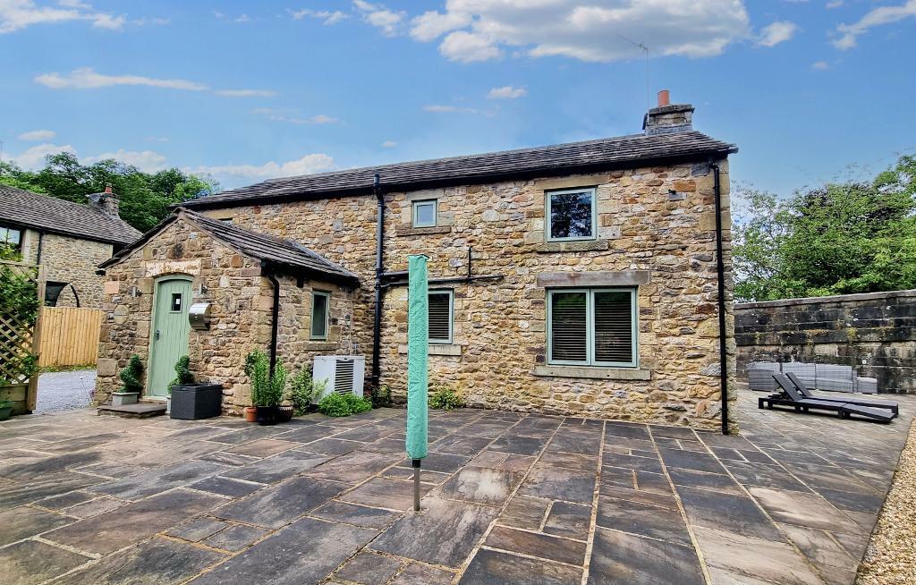 3 bedroom detached house for sale in Settle Road, BoltonbyBowland