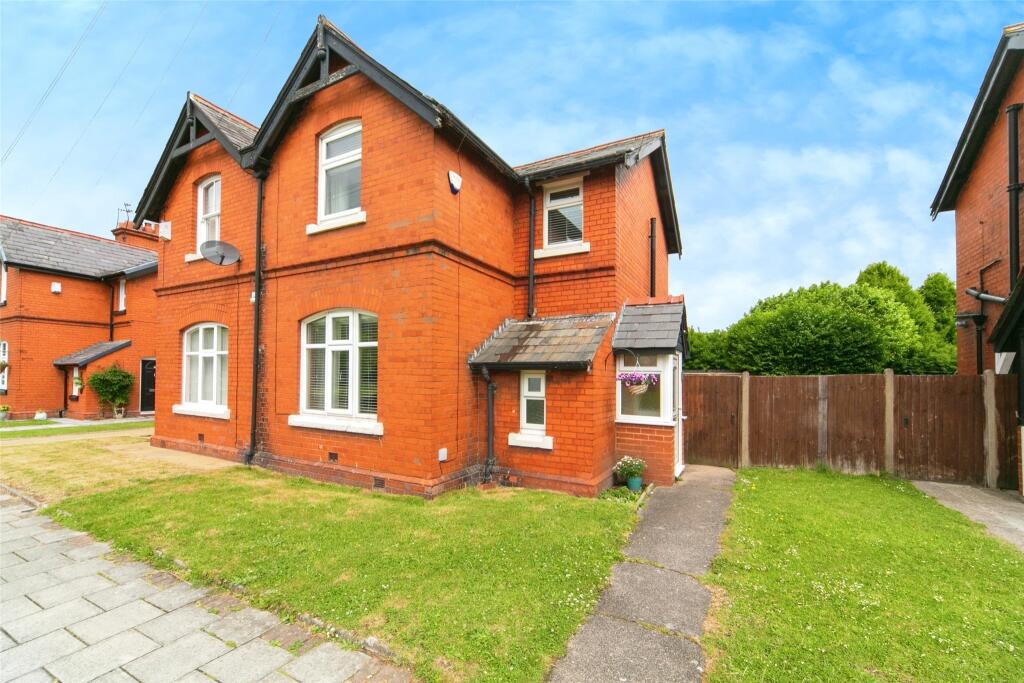 Main image of property: South View, Wirral, Merseyside, CH62