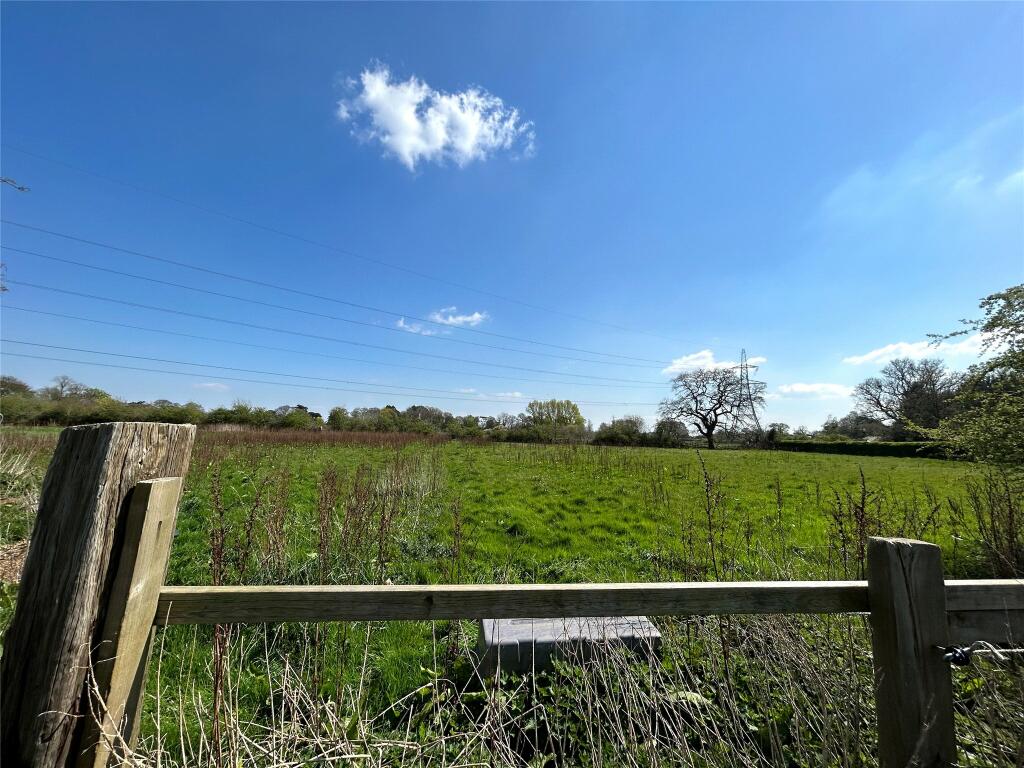 4 bedroom link detached house for sale in Bluebell Lane, Neston, Cheshire, CH64