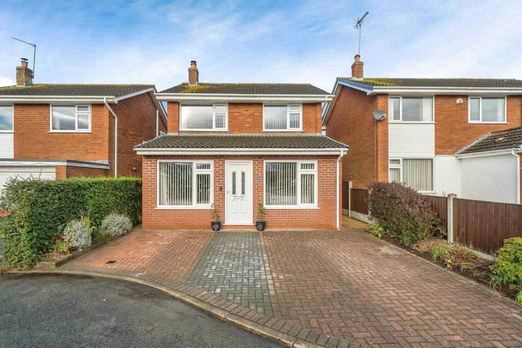 4 bedroom detached house for sale in Peerswood Court, Little Neston ...