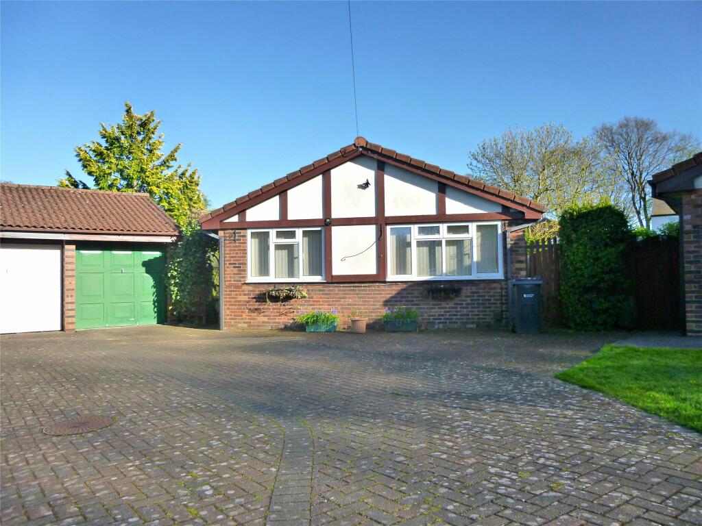 3 bedroom bungalow for sale in Laurel Drive, Willaston, Neston, CH64