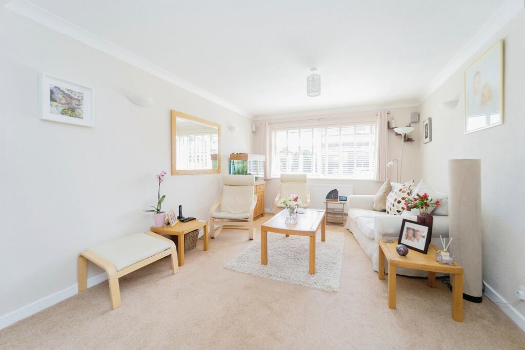 Additional property image - Bennett Close, Willaston, Cheshire, CH64