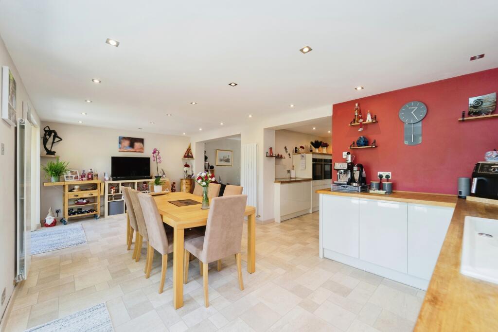 Additional property image - Bennett Close, Willaston, Cheshire, CH64
