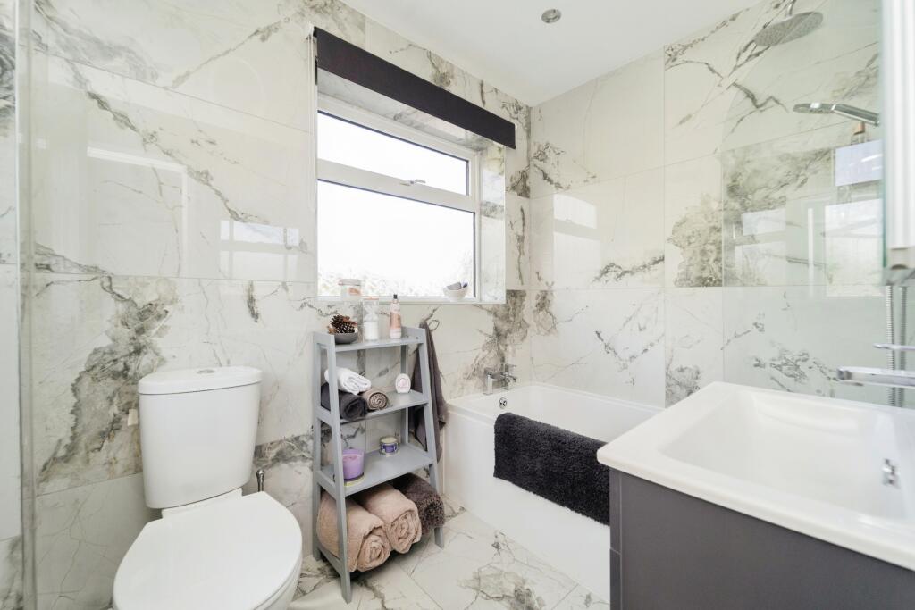 Additional property image - Bennett Close, Willaston, Cheshire, CH64