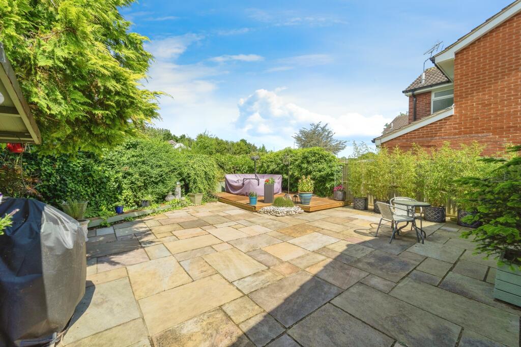 Additional property image - Bennett Close, Willaston, Cheshire, CH64